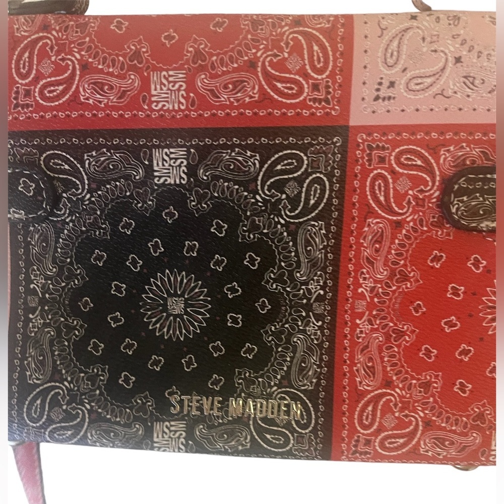 Steve Madden Woman’s Dignify HandBag​ - Picture 3 of 6